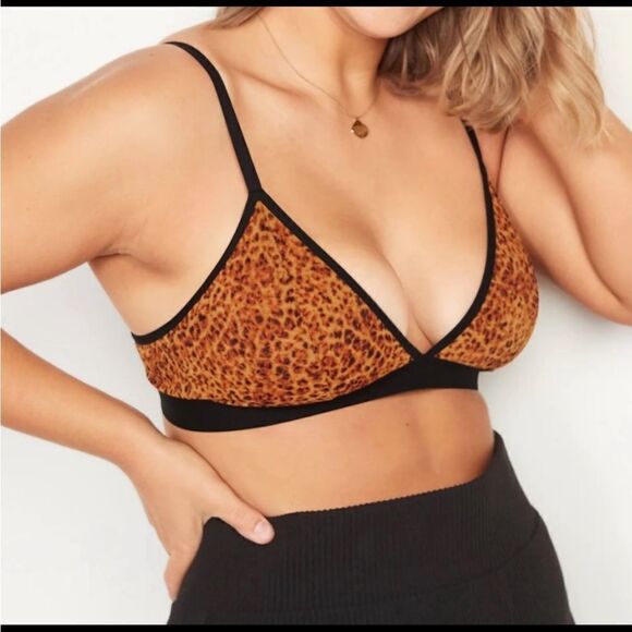 Old Navy | Mesh V-Neck Bralette Top - Picture 1 of 13